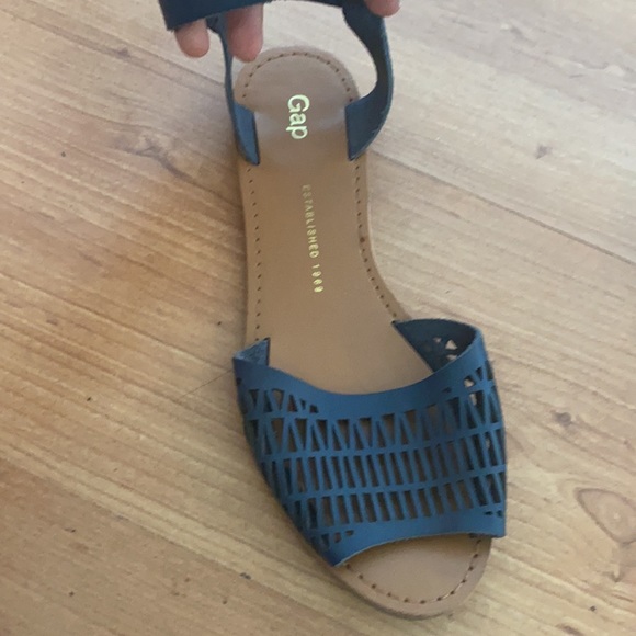 Gap sandals - Picture 2 of 3
